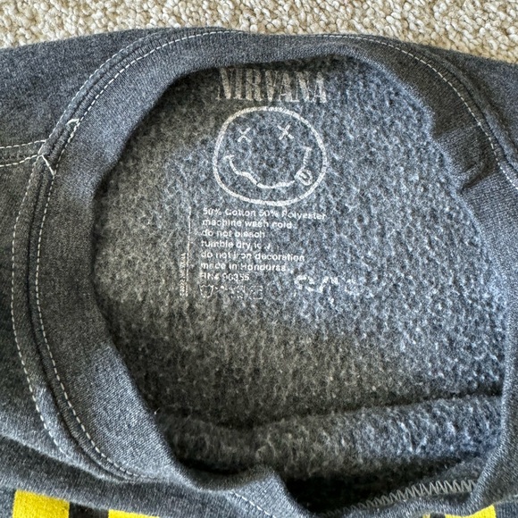 Urban Outfitters Nirvana Pullover size S/M - Picture 3 of 4